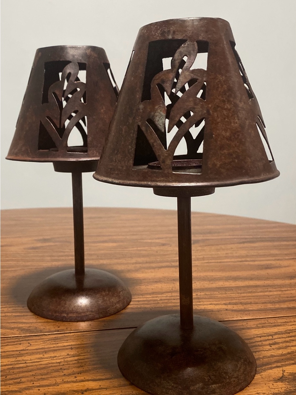 Vintage Antique Style Finished Metal Standing Tealight Candle Lamps (Set of 2)